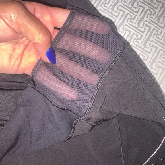 Lululemon Women's Black Athletic size 12 Shorts - Picture 5 of 9